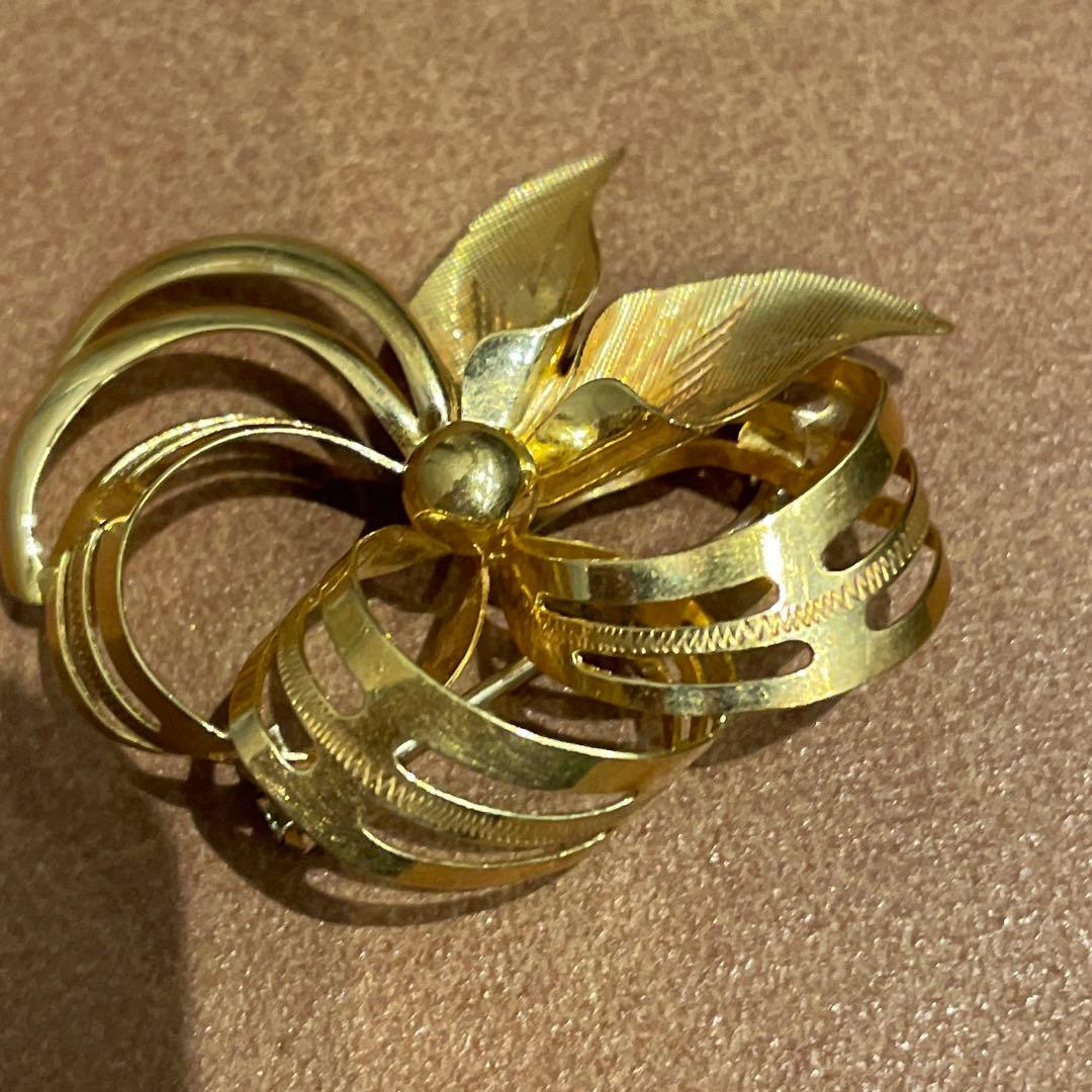 @ ゴールド 金 K18 花 ブローチ 立体 GOLD バッジ コサージュ