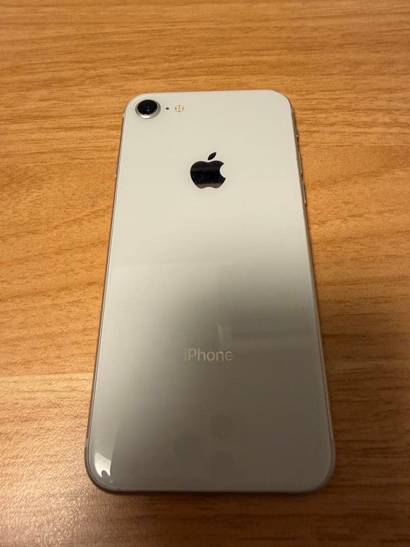 iPhone 8 64GB シルバー SIMフリー