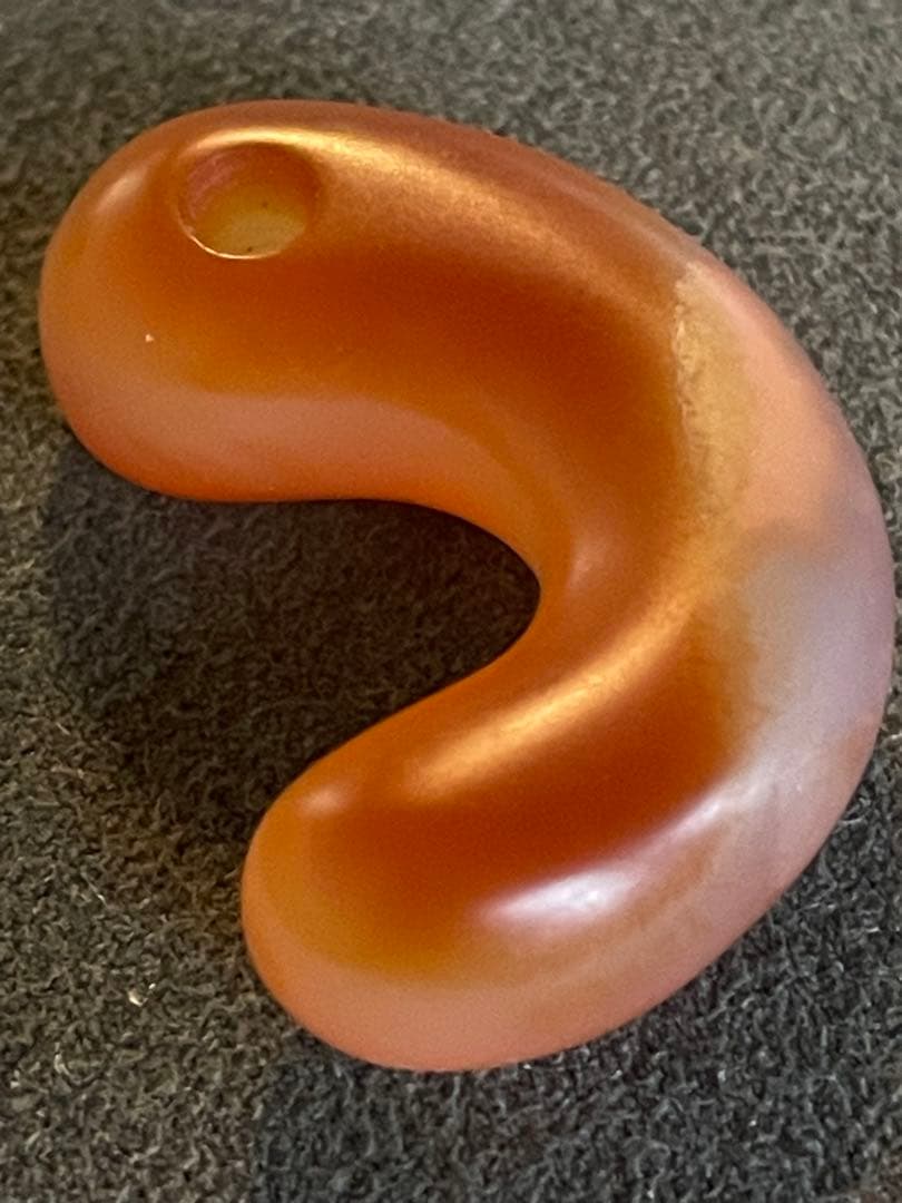 古墳時代中期　赤瑪瑙製勾玉