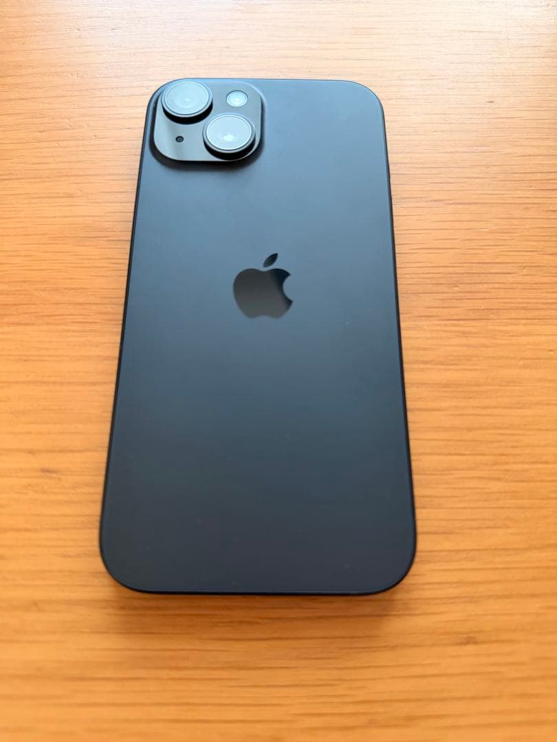 iPhone15 ブラック　128GB 美品　ケース付き