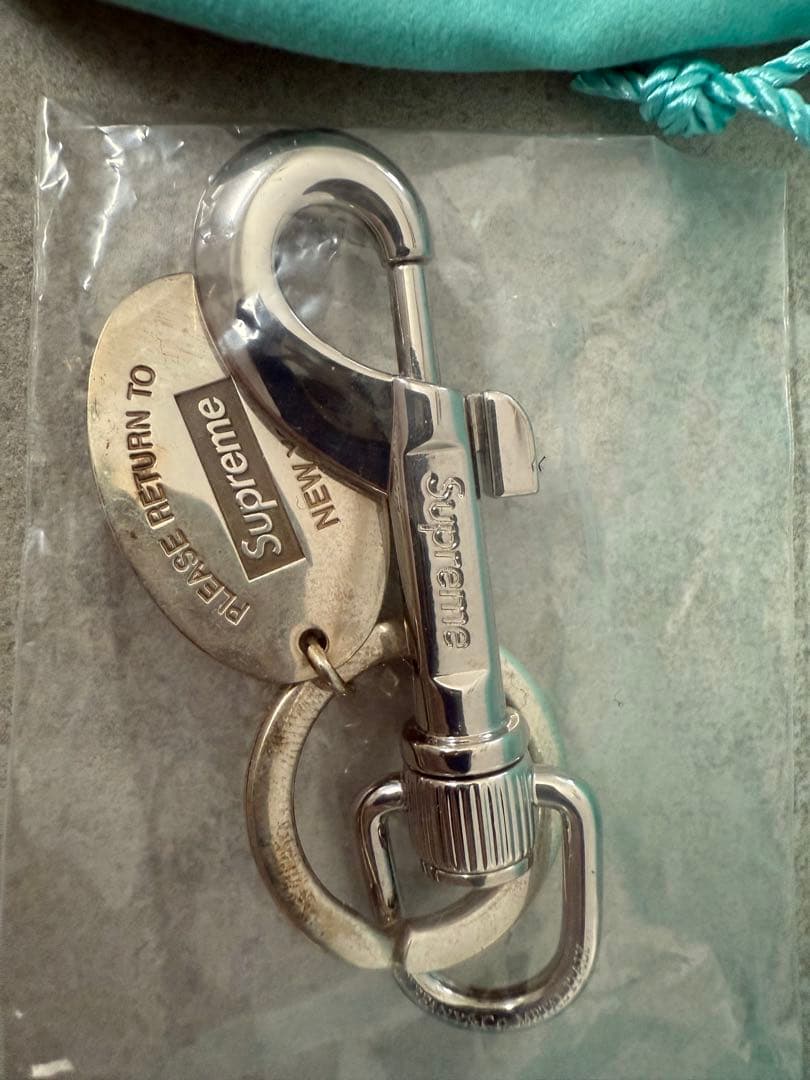Tiffany Supreme Oval Tag キーリング
