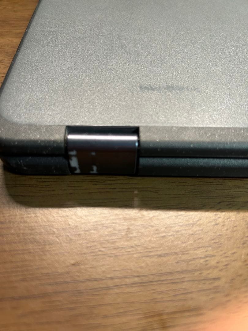 Chromebook ケースと付属の電源コード付き