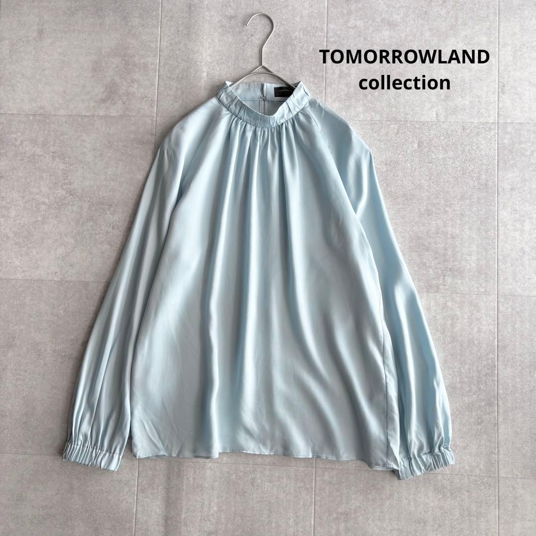 2024✨トゥモローランド ウォッシャブルサテン スタンドギャザーカラーブラウス