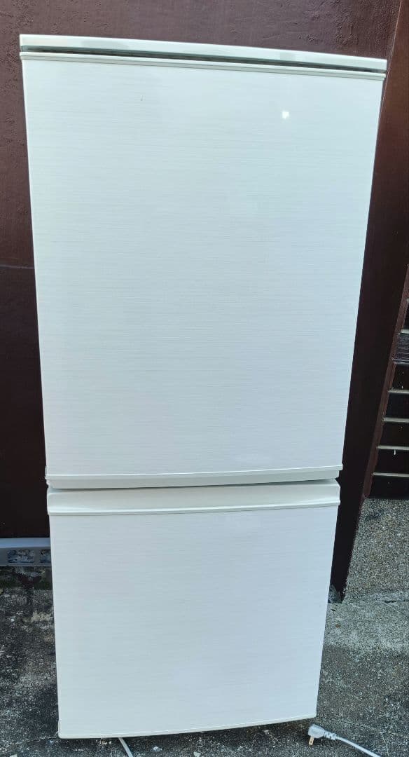 【現地引渡】SHARP 137L 2ドア冷蔵庫【SJ-D14C-W】2016年製