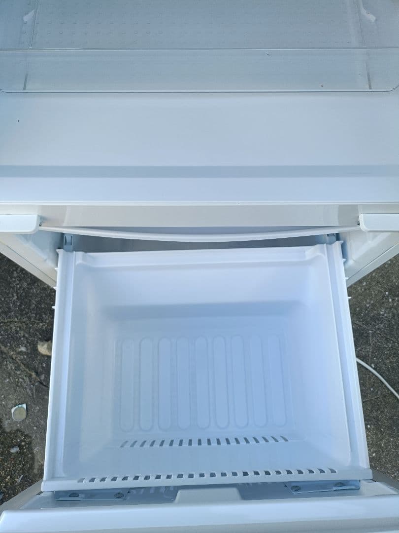 【現地引渡】SHARP 137L 2ドア冷蔵庫【SJ-D14C-W】2016年製