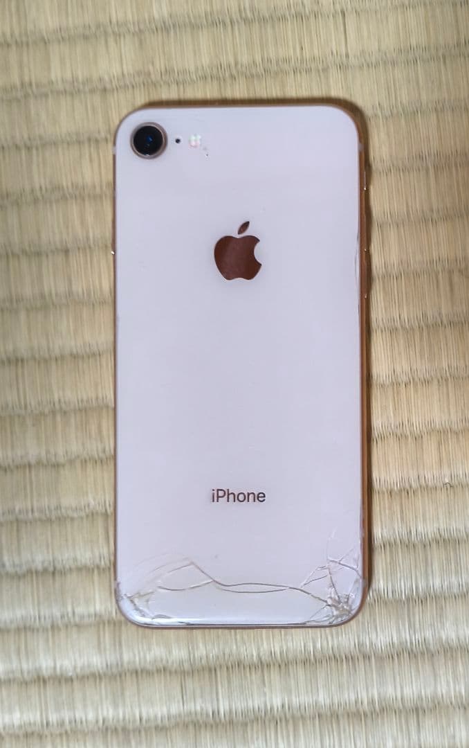 iPhone 8 64GB Rose Gold 本体