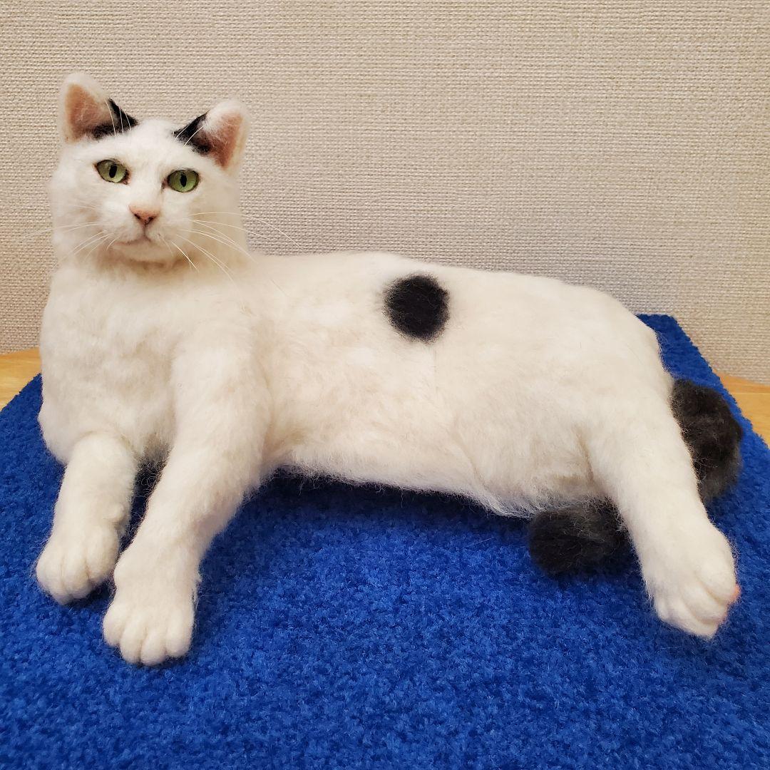 羊毛フェルト猫　 白トビキジ