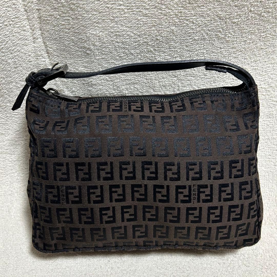 大人気‼️【FENDI】アクセサリーポーチ　ブラウン　希少　8N0005-02-9