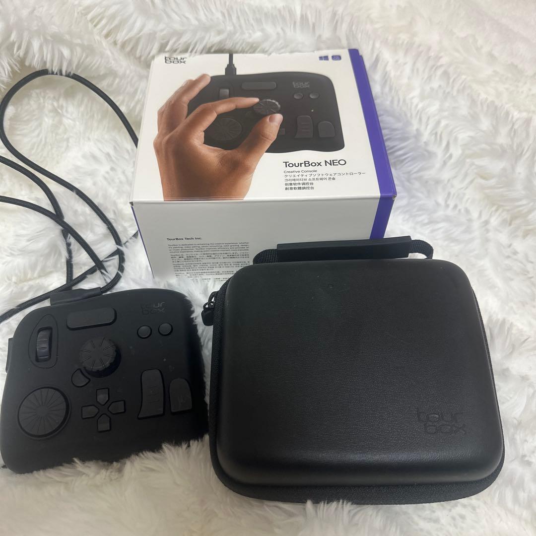 TourBox NEO ケース付き