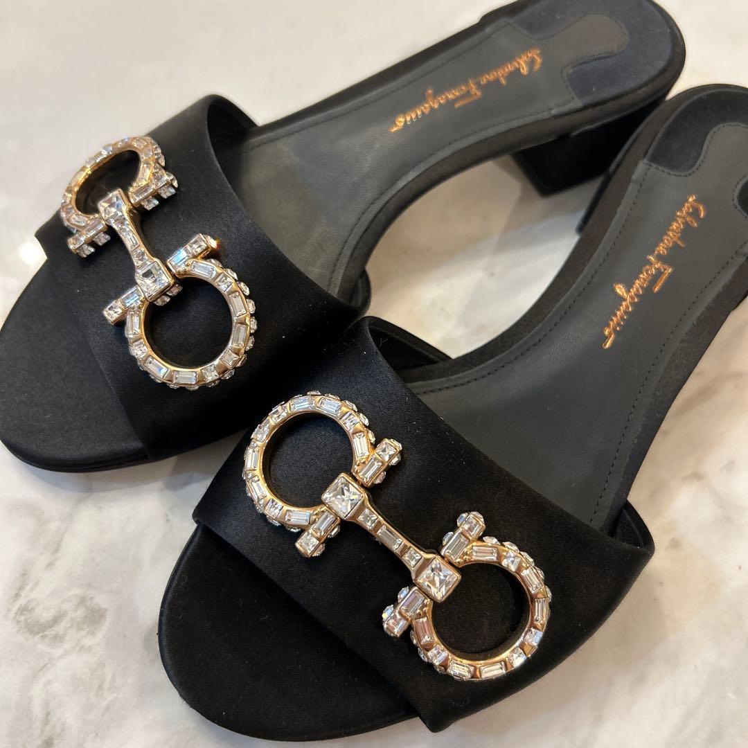 Salvatore Ferragamo ブラックミュール