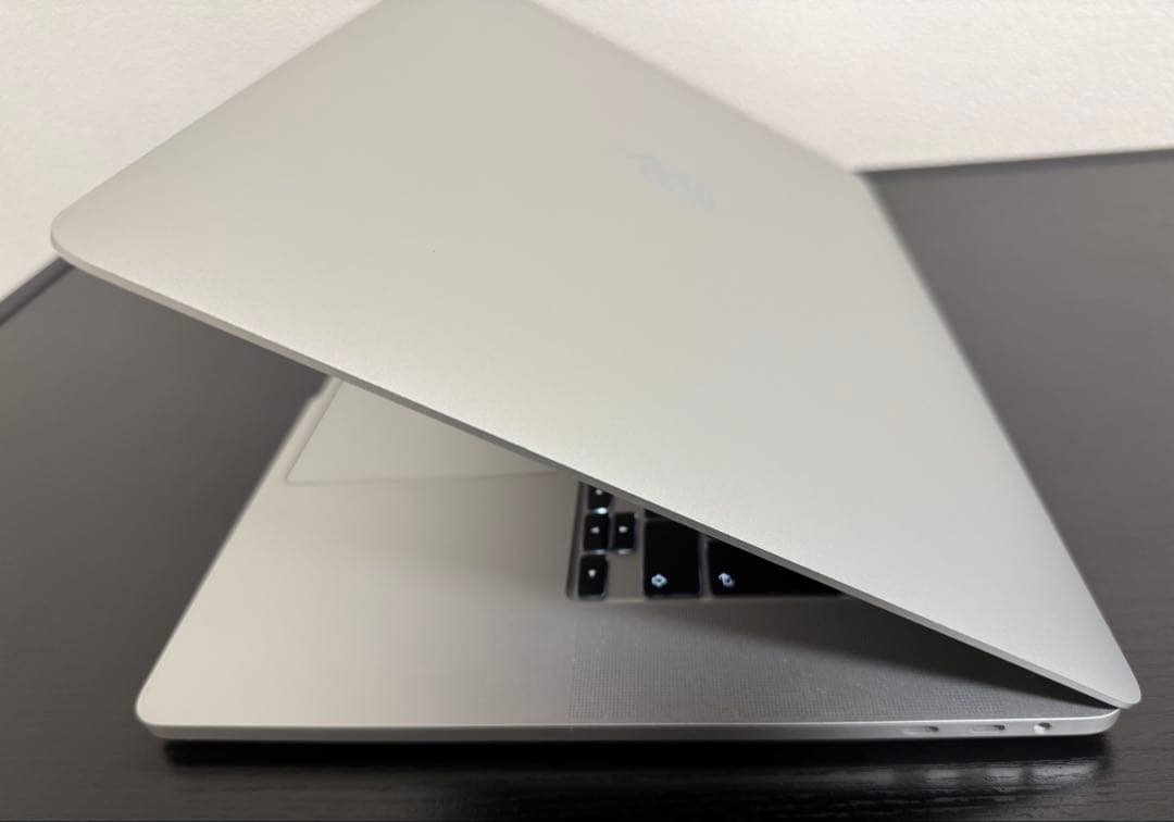 MacBookPro i9 32GB 1TB 充放電147回 バッテリー93%