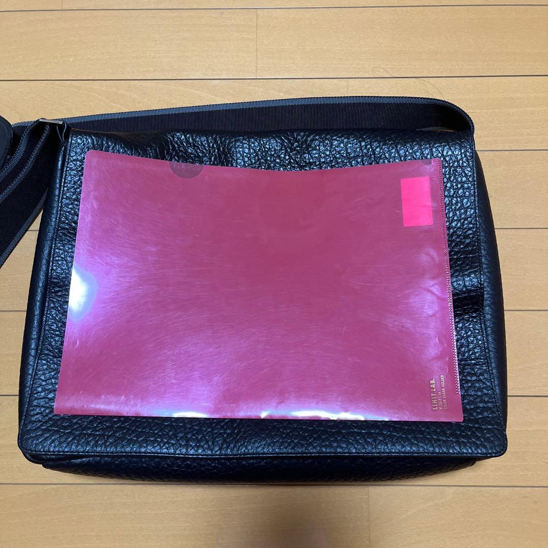 BREE メッセンジャーバッグ