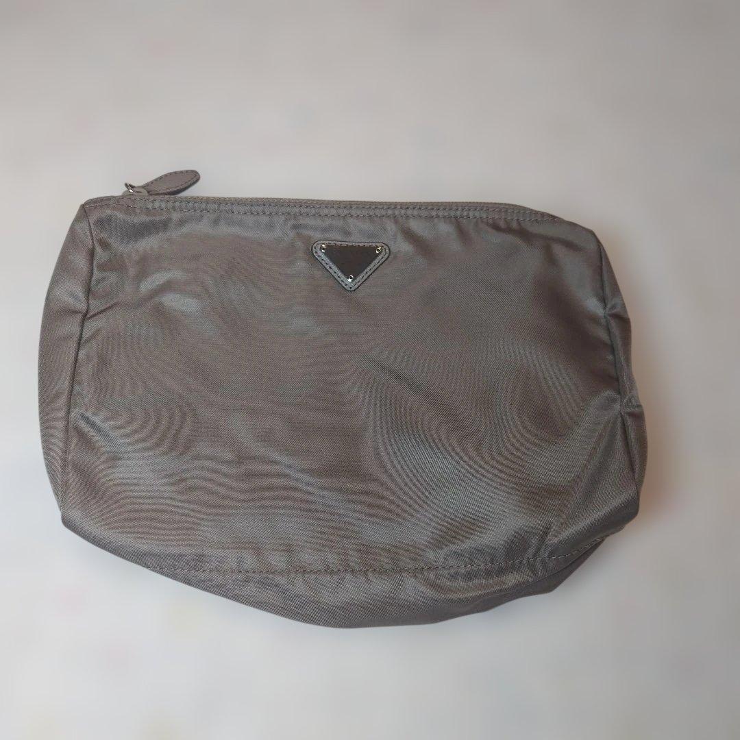 プラダ　ポーチ