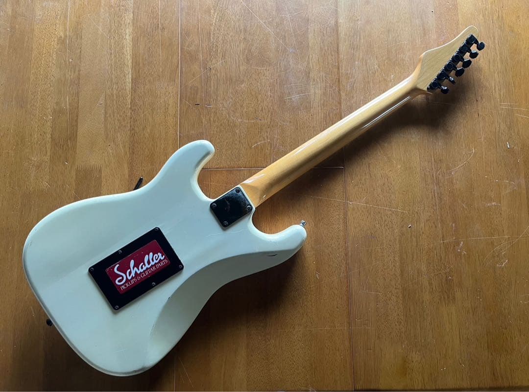 Rockoon Schaller搭載エレキギター