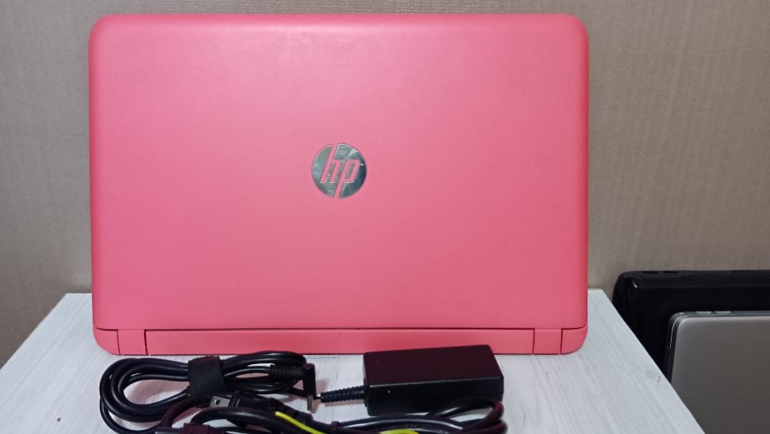 ピンクな hp Pavilion TPN-Q159 6世代i5 SSD ②