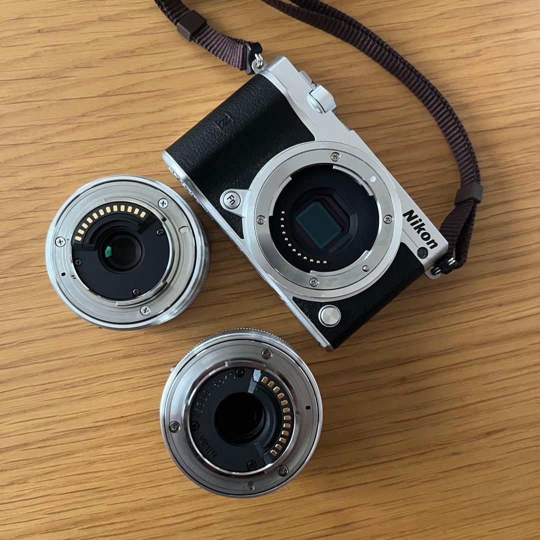 Nikon J5 ダブルレンズキット　純正カバー付