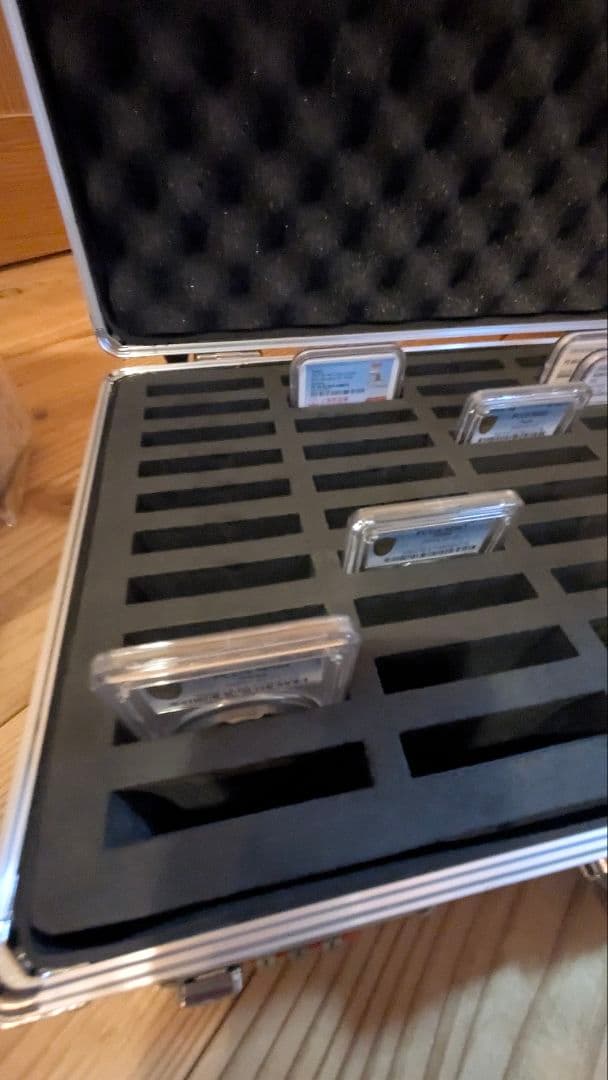 ☆スラブ アタッシュケース 50枚収納可能 PCGS NGC 保護 強化アルミ製