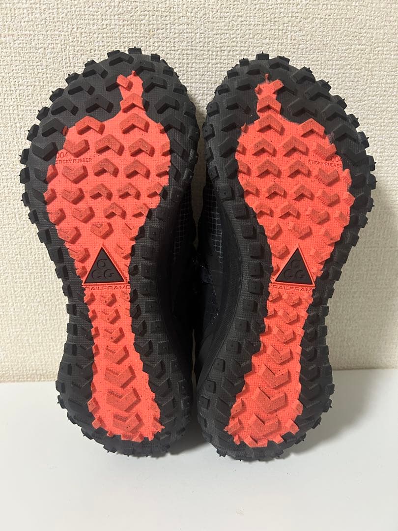 【極美品】ナイキ ACG マウンテン フライ LOW スニーカー ブラック