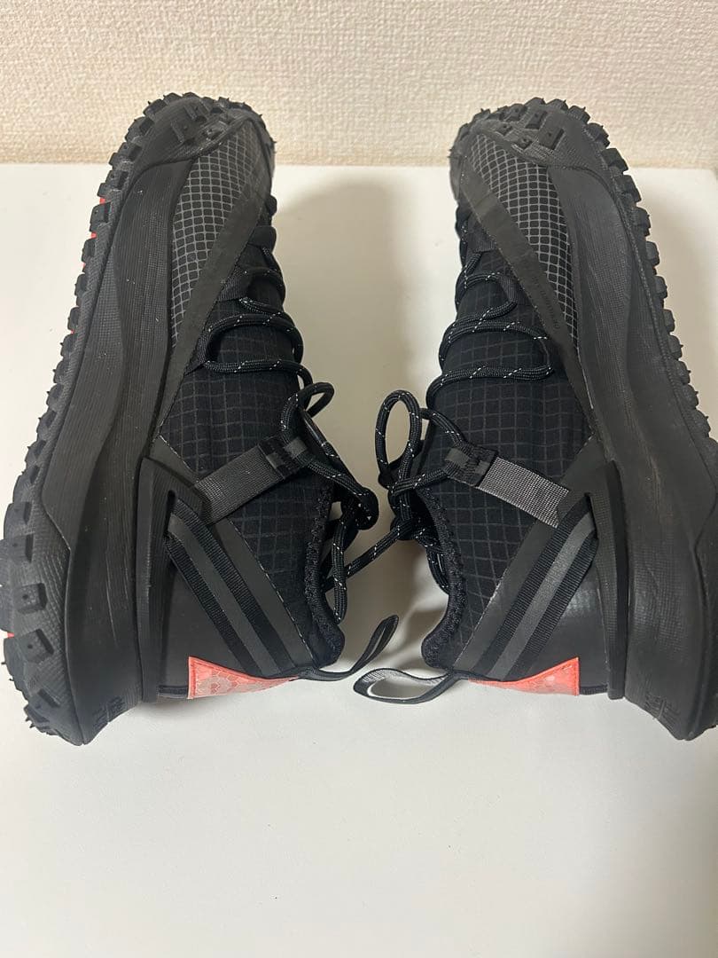 【極美品】ナイキ ACG マウンテン フライ LOW スニーカー ブラック