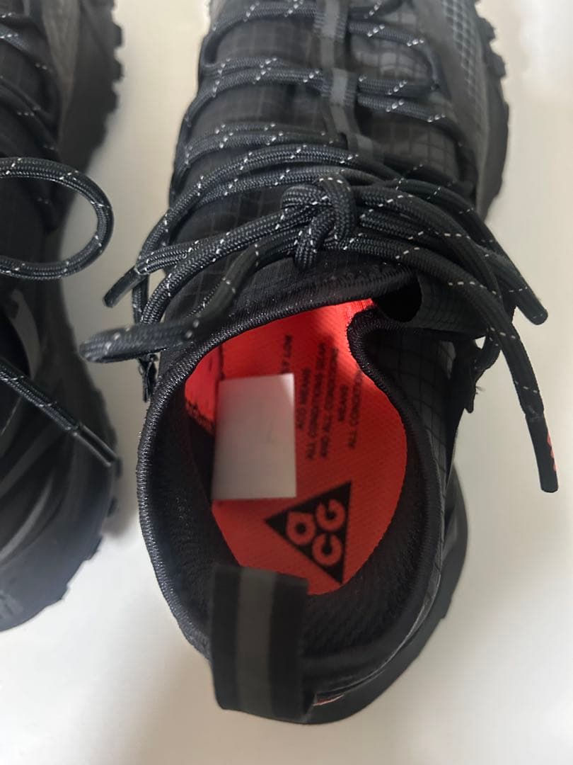 【極美品】ナイキ ACG マウンテン フライ LOW スニーカー ブラック