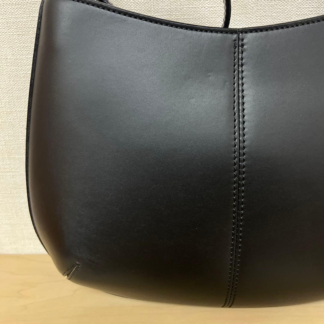 メスサドル　ラウンドバッグ　レザーバッグ　ブラック