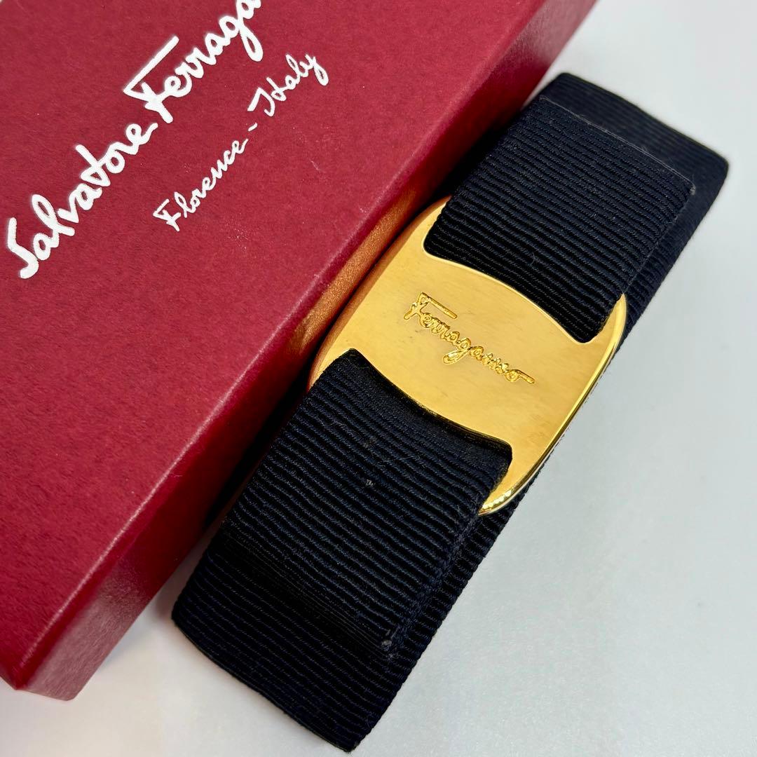 【フェラガモ】Ferragamo バレッタ ヴァラリボン ネイビー ゴールド金具