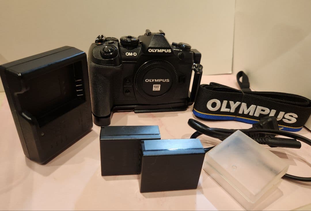 OLYMPUS OM-D E-M1 Mark II ボディ 付属品
