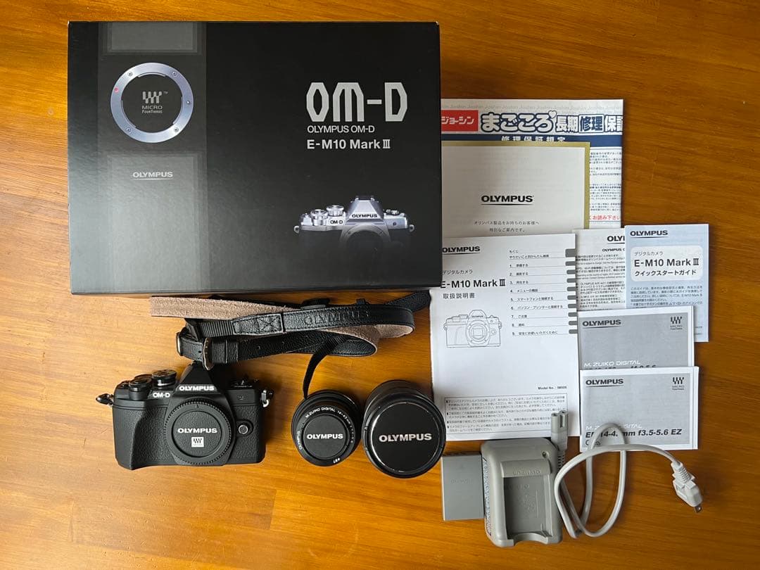 【期間限定価格】OM-D E-M10 Mark III ダブルズームキット
