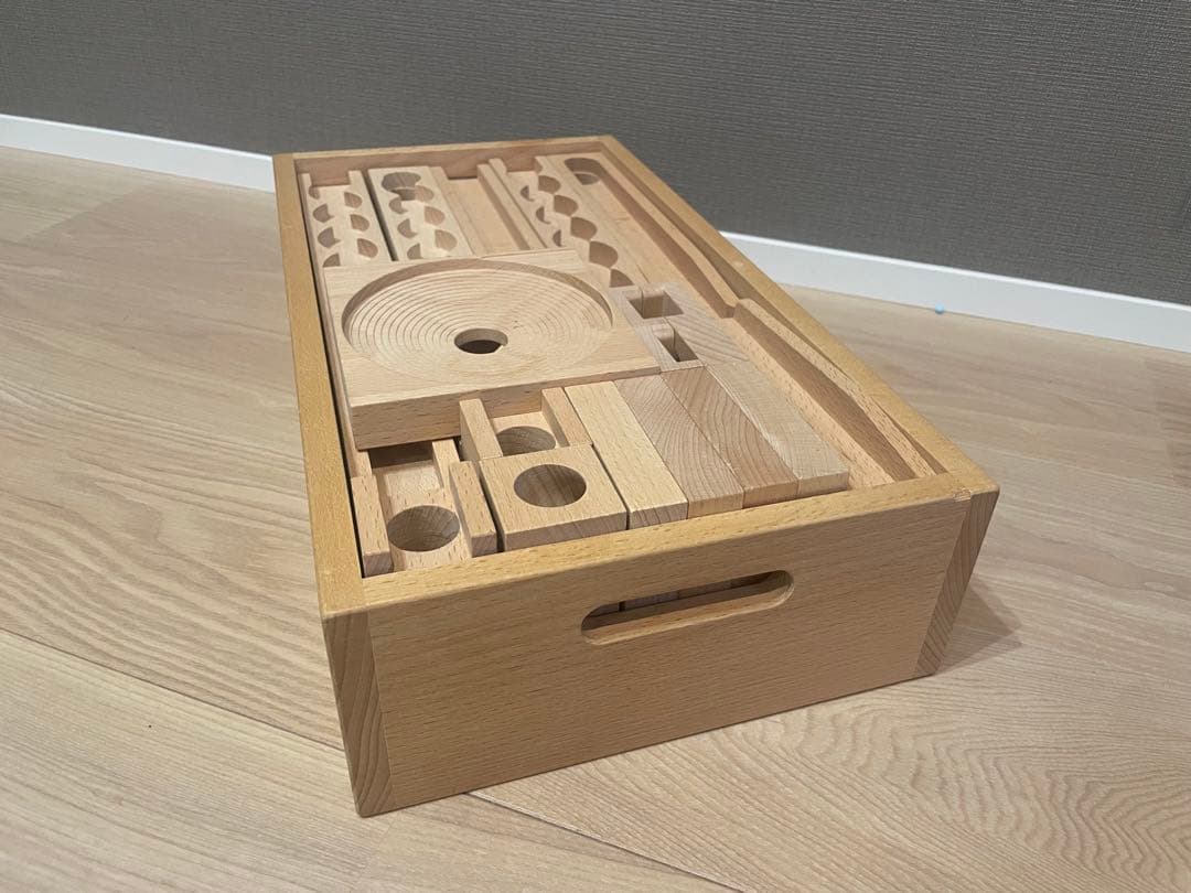 【小さな大工さんのレールセット収納箱入り】ビー玉ころがしセット