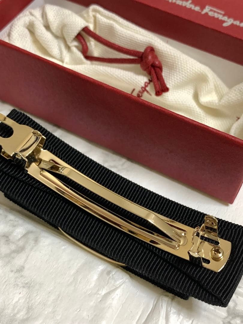 サルヴァトーレ フェラガモ バレッタ 黒