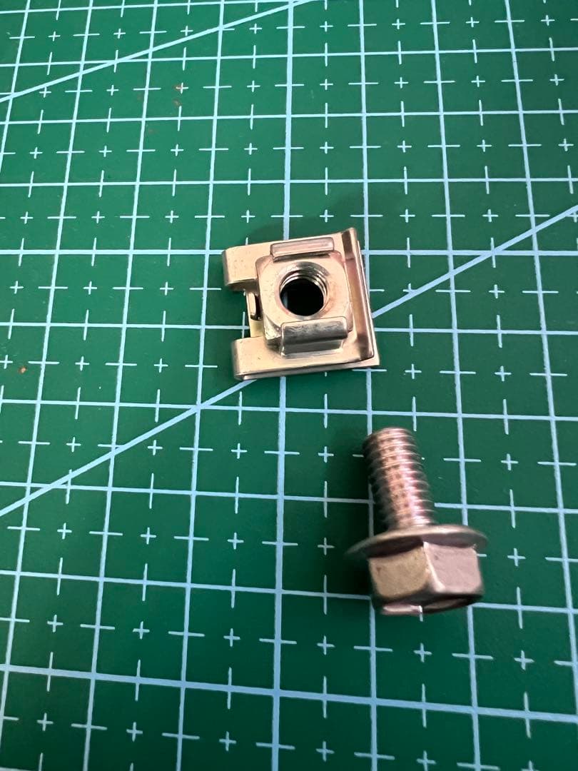 スズキ隼2型用　NEXRAYガーボンドライ シングルシートカバー