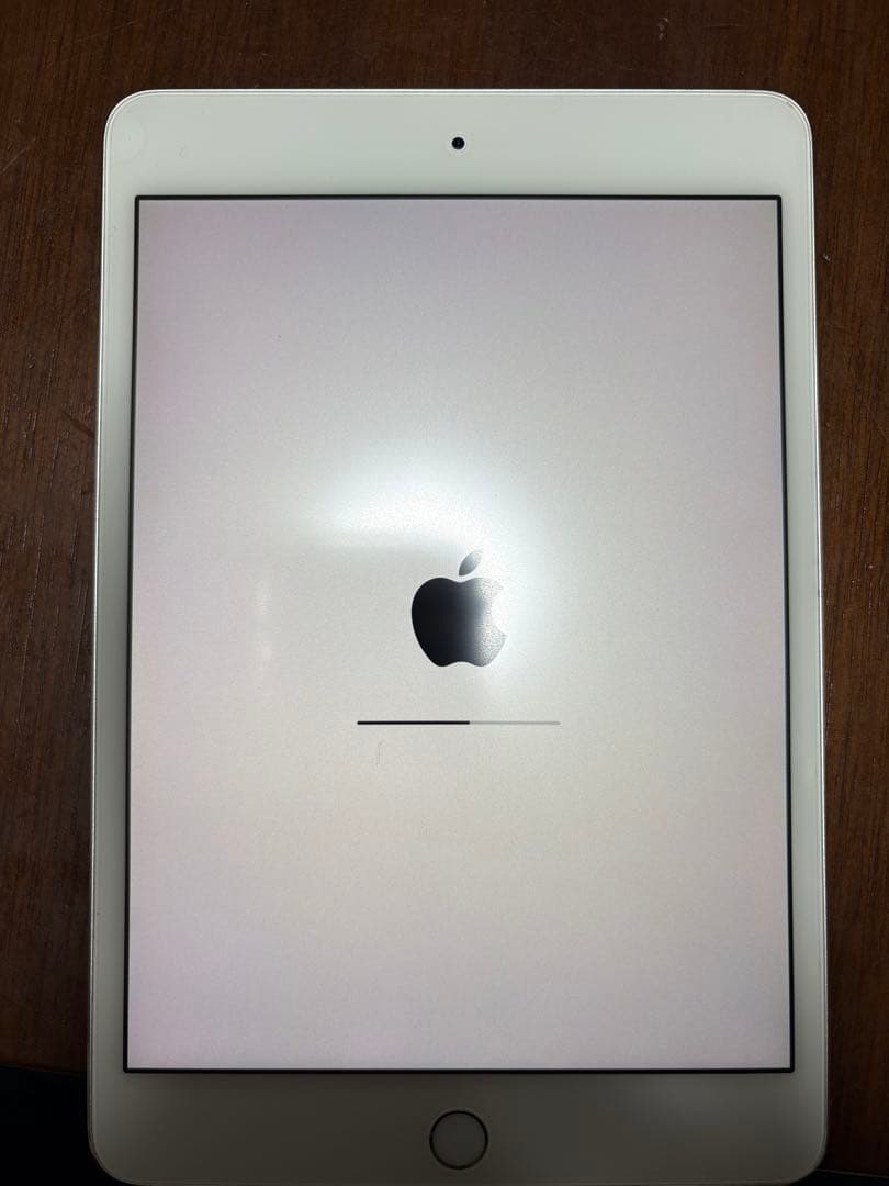 Apple iPad mini 4 128GB シルバー　美品