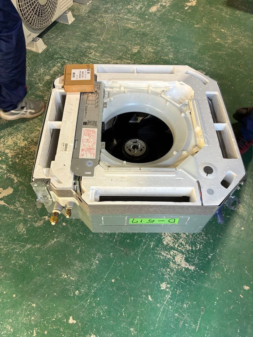 （今月スクラップ予定）DAIKIN 5馬力　天カセエアコン