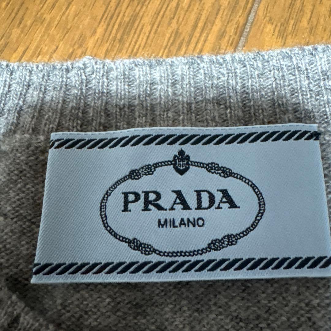 プラダクルーネックセーター