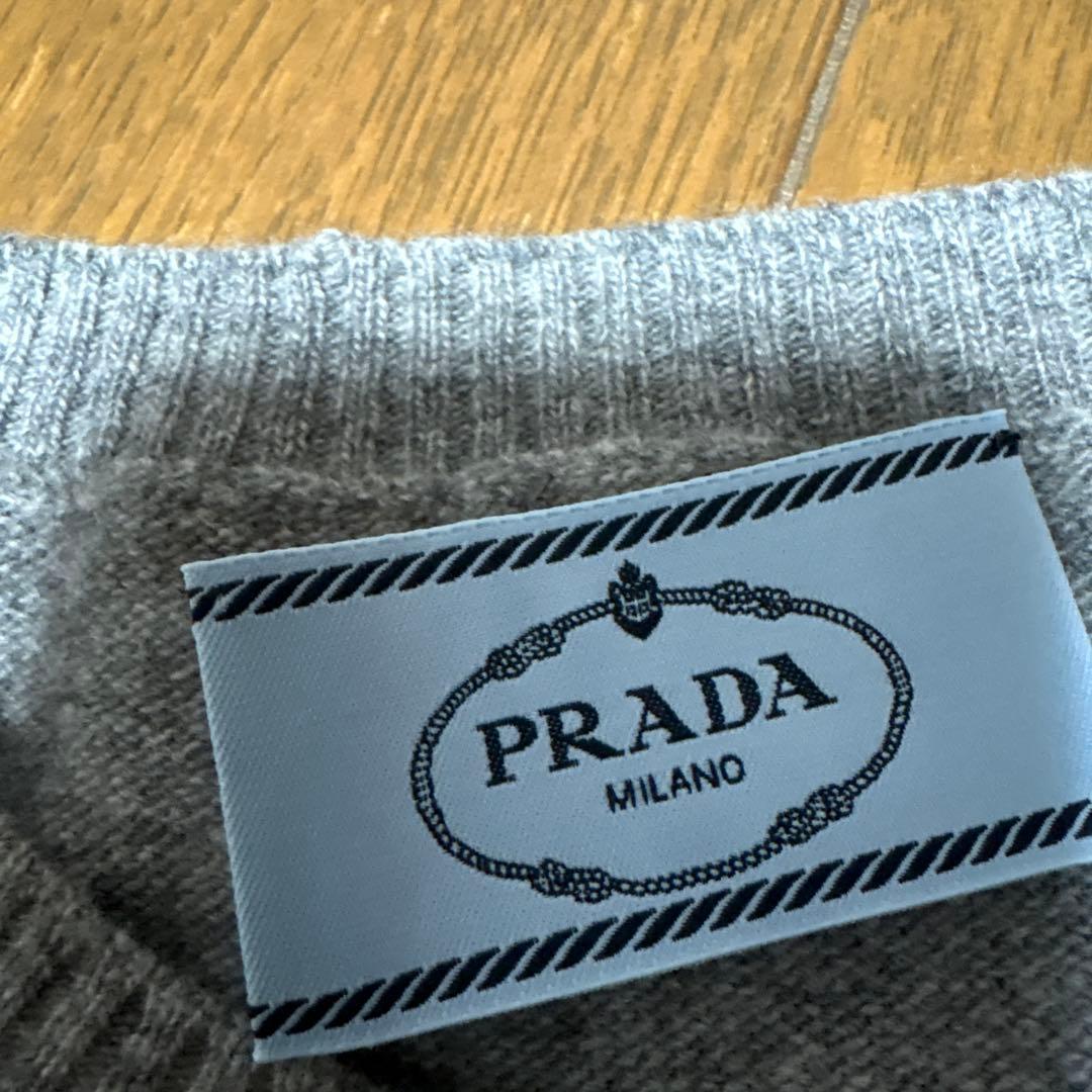 プラダクルーネックセーター