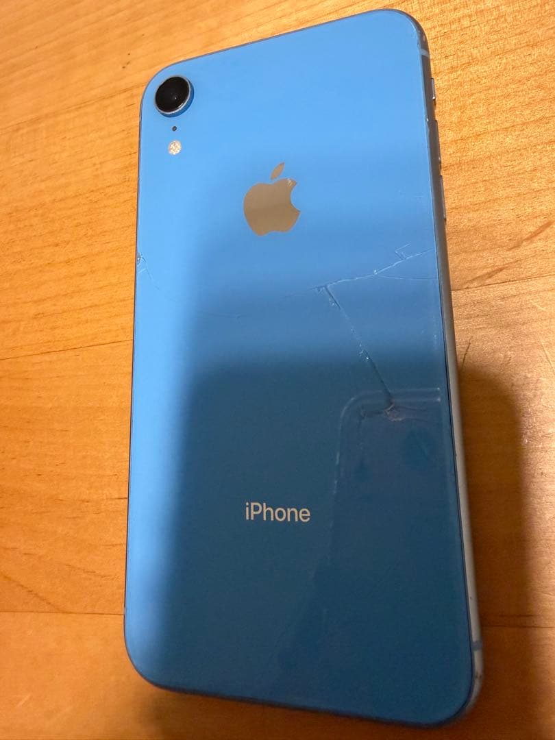 iPhoneXR 128GB SIMフリー　画面背面割れあり