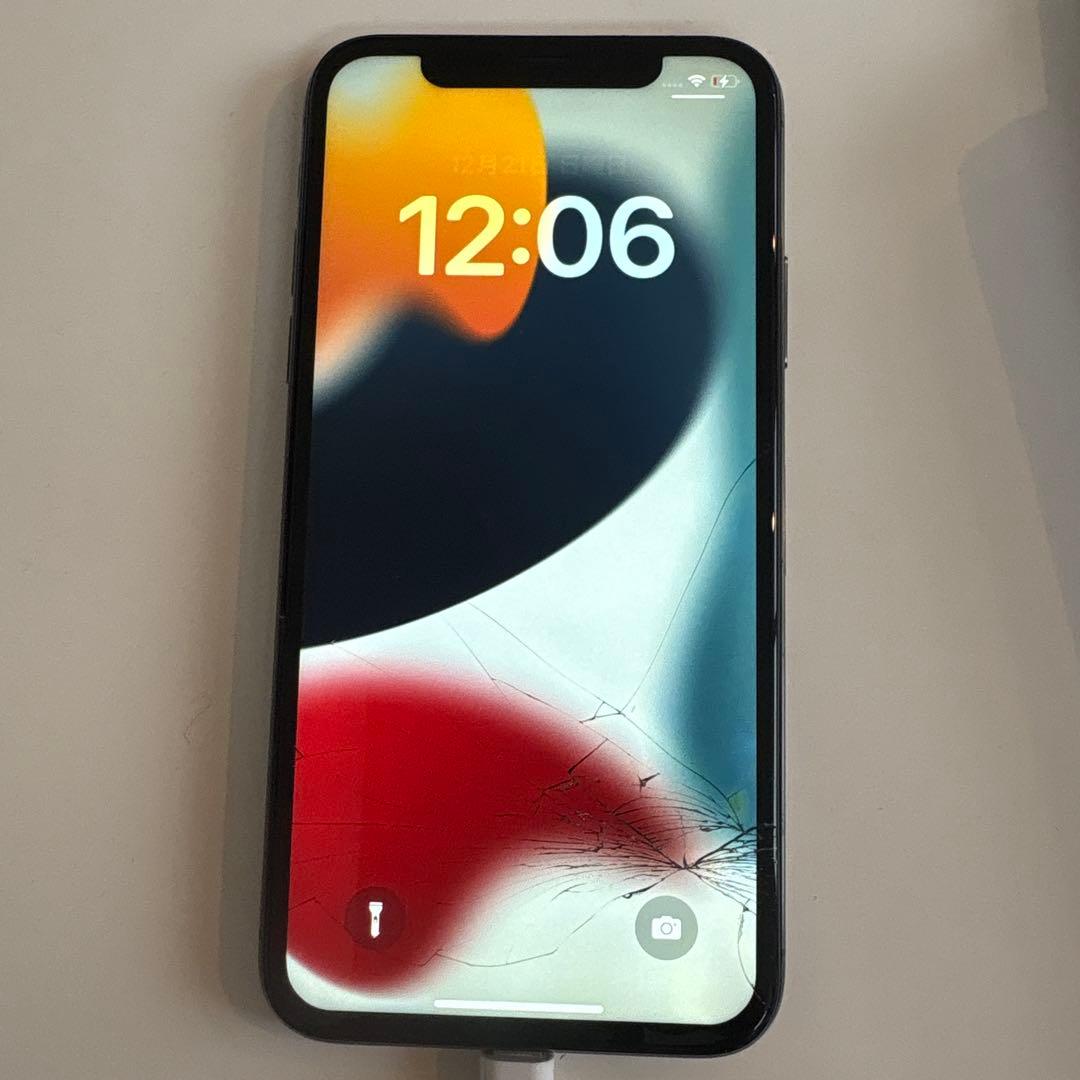 P*o様 iPhone X ブラック 画面にひびあり