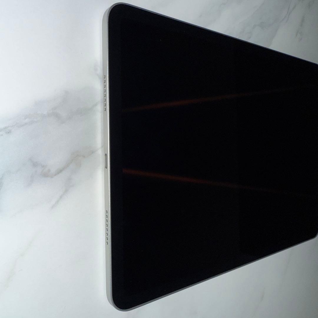 iPad Pro 第4世代11インチWi-Fiモデルシルバー128GBおまけ付き