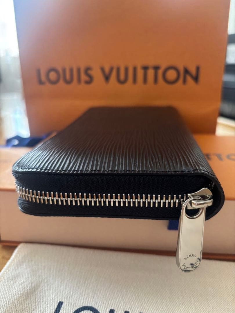 ジッピーウォレットエピ 長財布M61857