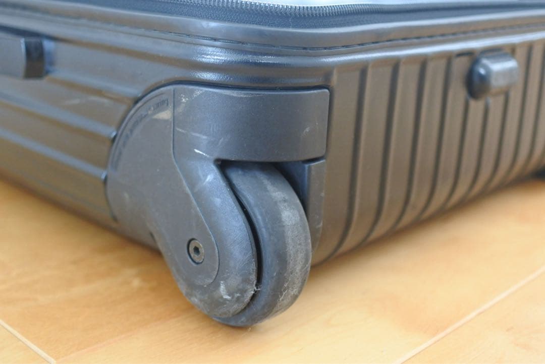 RIMOWA ブラック キャリーケース TSAロック リモワ
