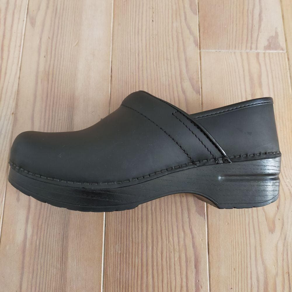 dansko/ダンスコ プロフェッショナル オイルド レザー クロッグ ブラック