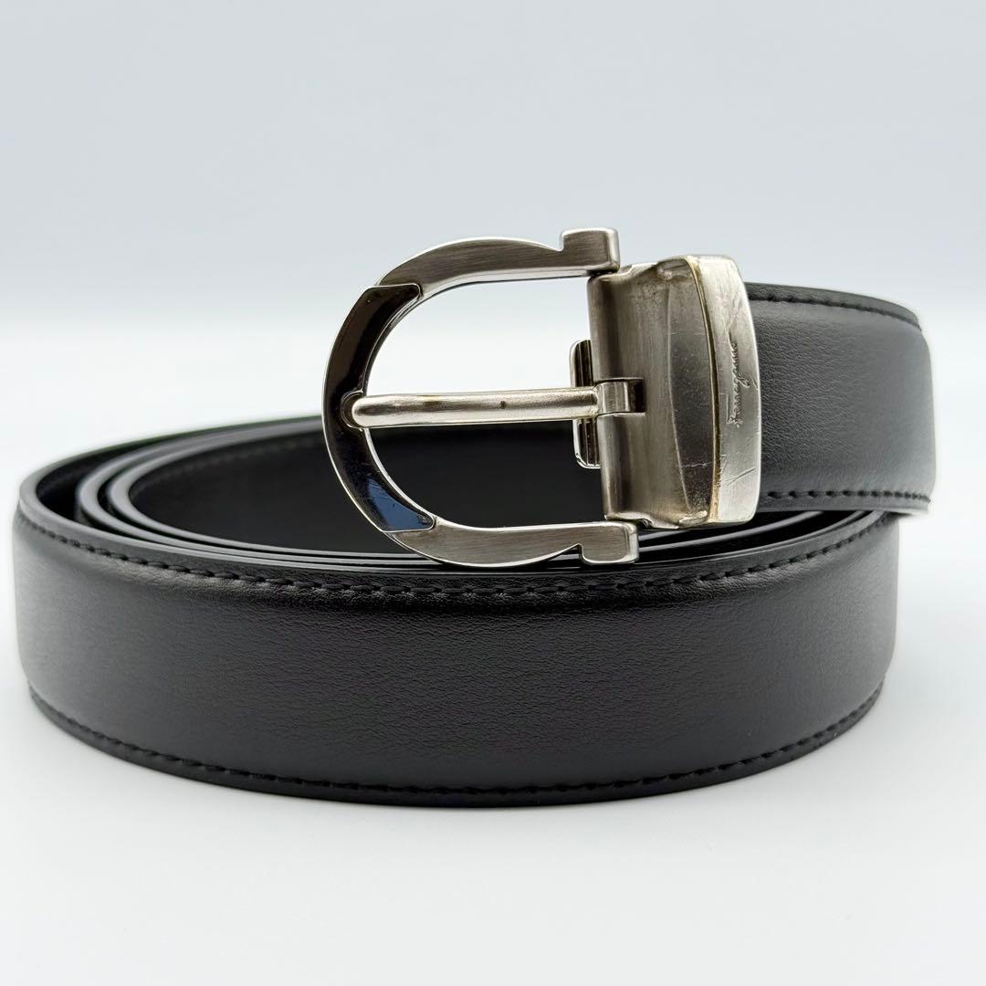 ✨良品✨フェラガモ ベルト ビジネス ガンチーニ シルバー金具 ロゴ刻印 メンズ