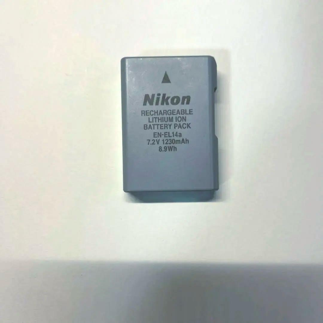 Nikon D5200・純正レンズ・カメラストラップ・レンズフードセット