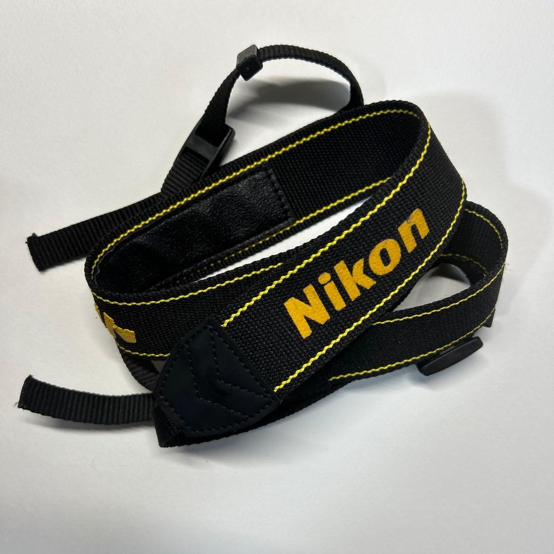 Nikon D5200・純正レンズ・カメラストラップ・レンズフードセット