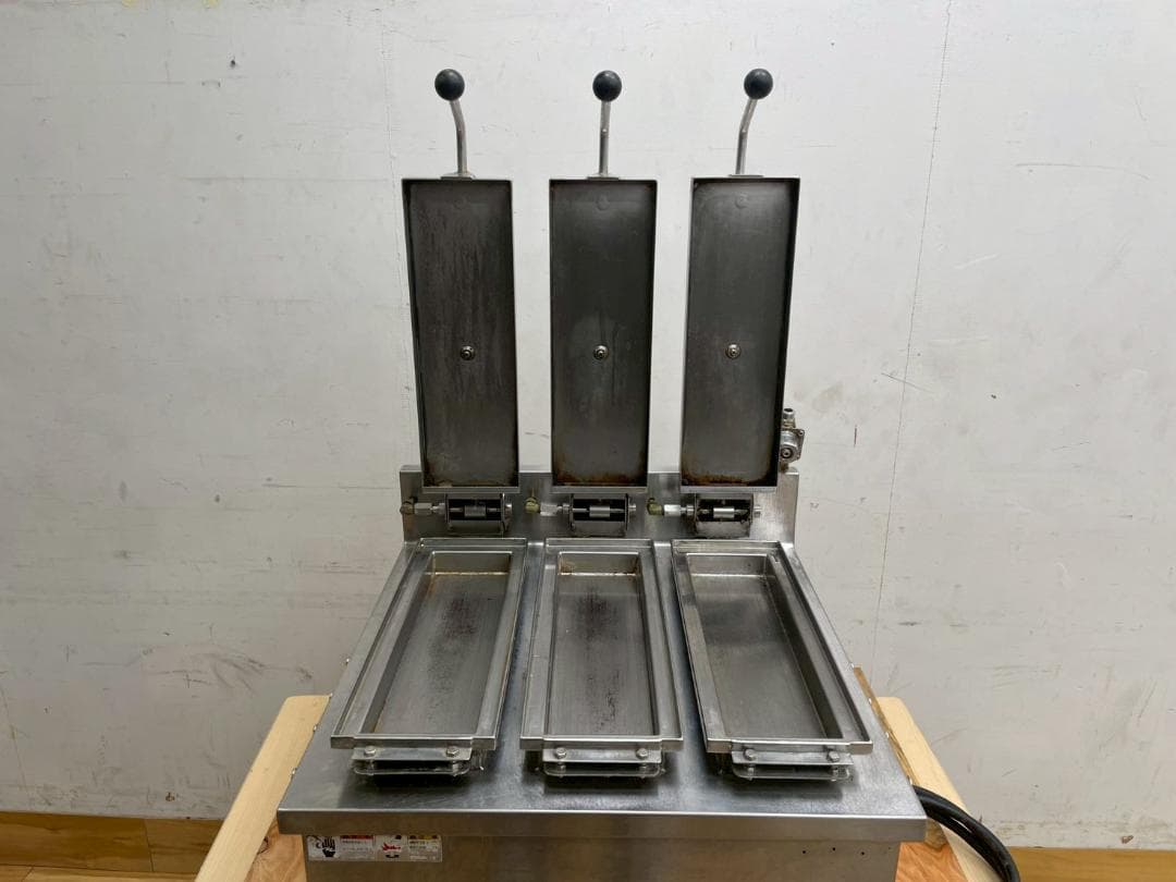 T7924☆ニチワ☆NICHIWA☆3連付☆電気自動餃子焼器☆卓上式☆