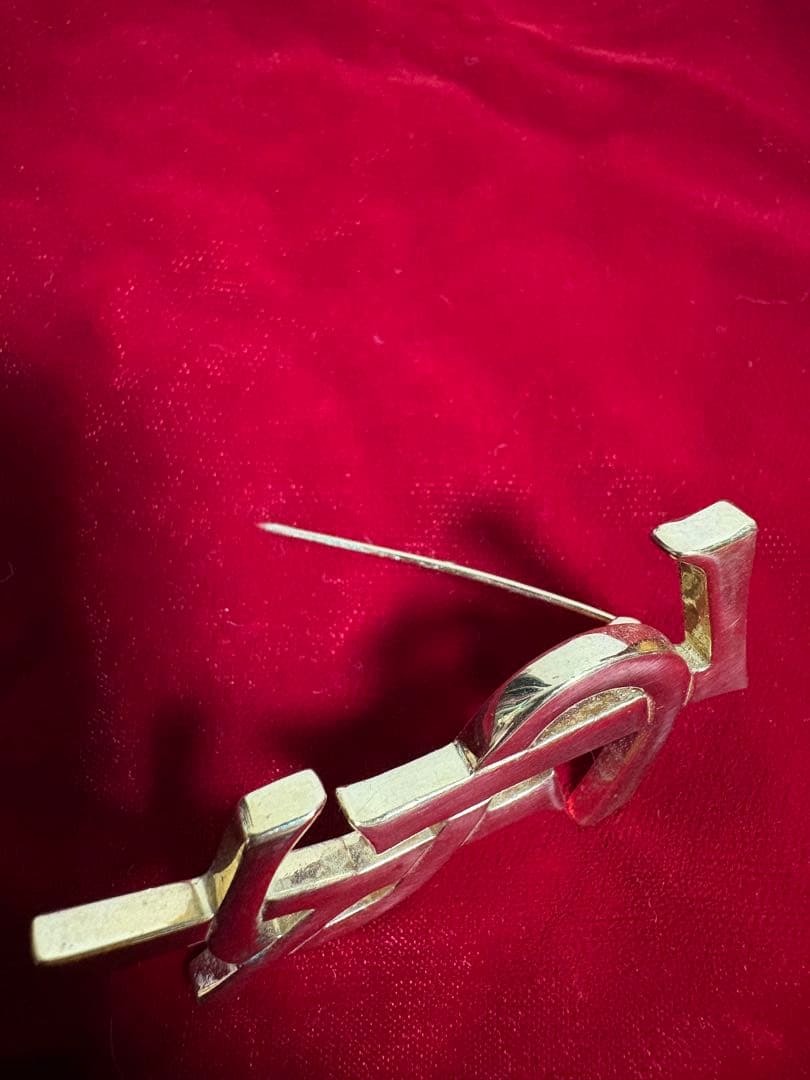 YSL イヴ・サンローラン ヴィンテージ ブローチ サンローラン ゴールド　ロゴ