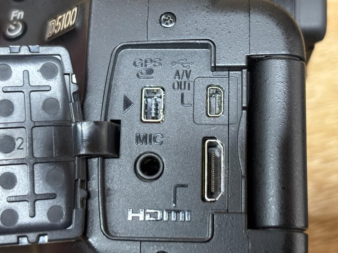 Nikon D5100 ダブルズームキット【ショット数 10,631回】