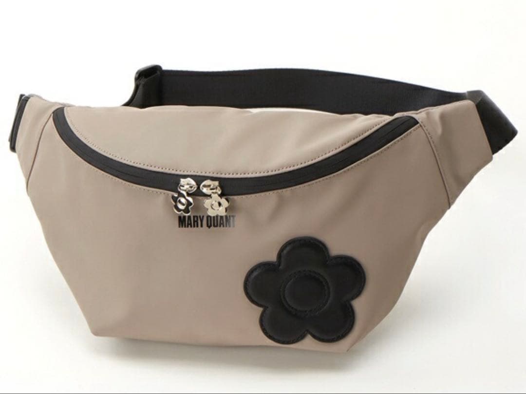 マリークワント　ボディバック　ベージュ
