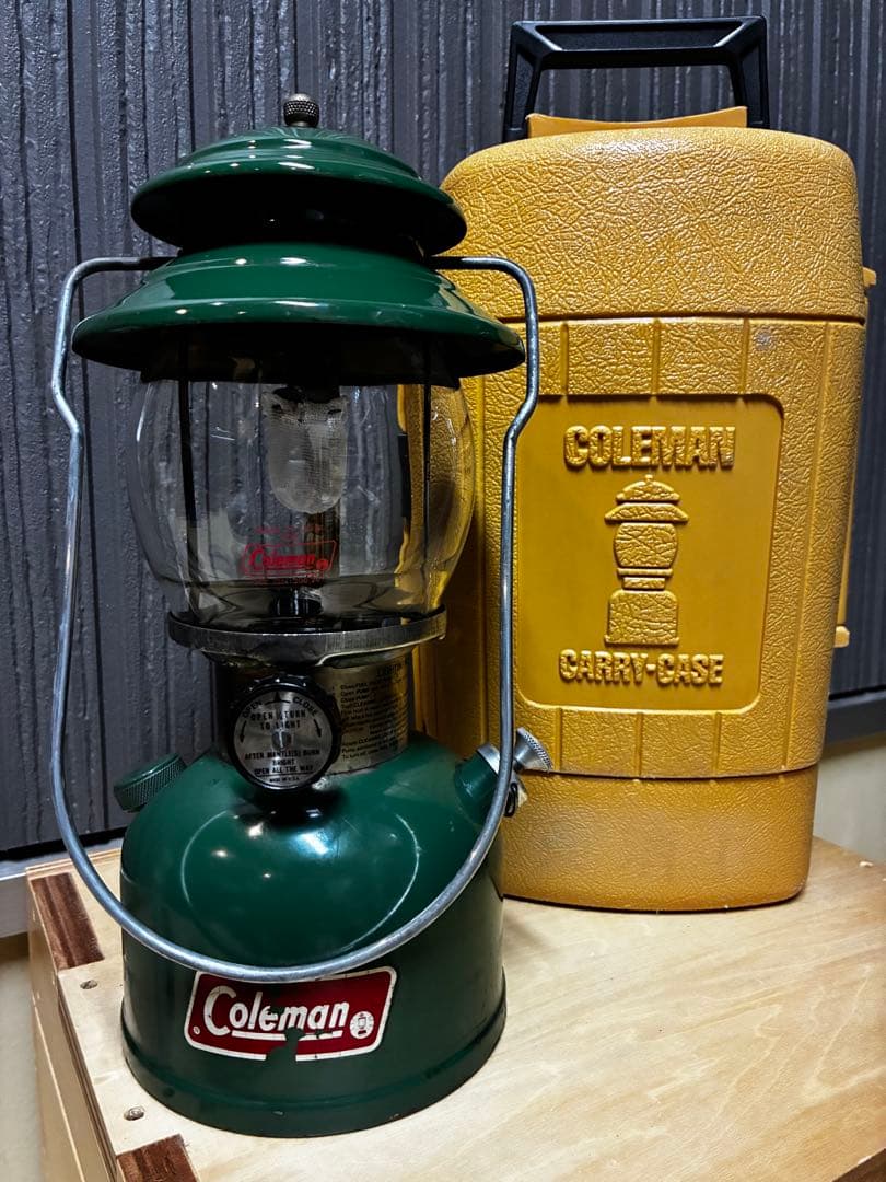 メンテ済》コールマン【'81年07月製200A700 ランタン（グリーン）】
