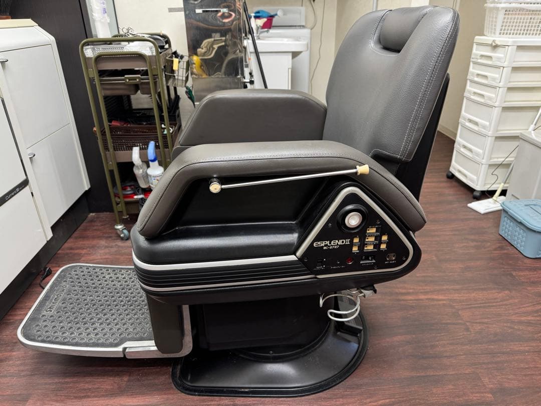 理容機器　中古　新明和理容椅子